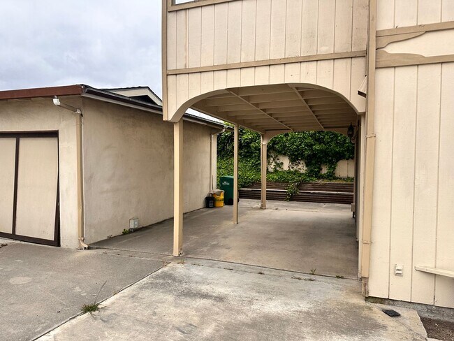Building Photo - 11435 Del Monte Ave