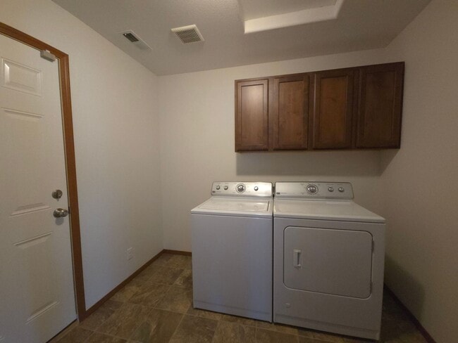 Building Photo - Beautiful house in CDA