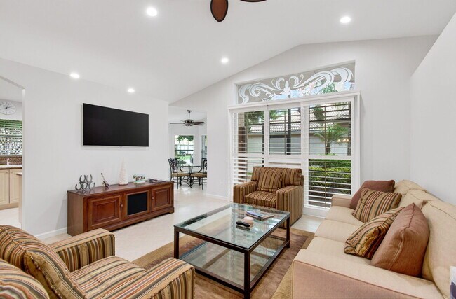 Building Photo - 9895 Tallyrand Dr