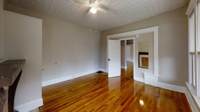 Building Photo - 58 E 12th Ave