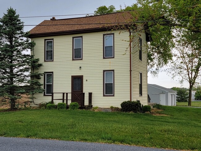 Building Photo - 2415 Donegal Springs Rd