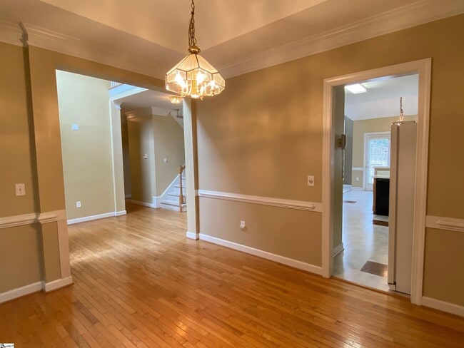 Building Photo - 301 Fortuna Dr