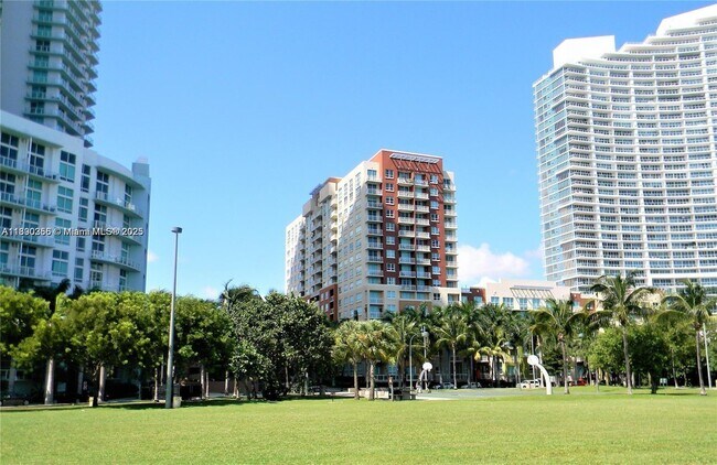 Building Photo - 2001 Biscayne Blvd