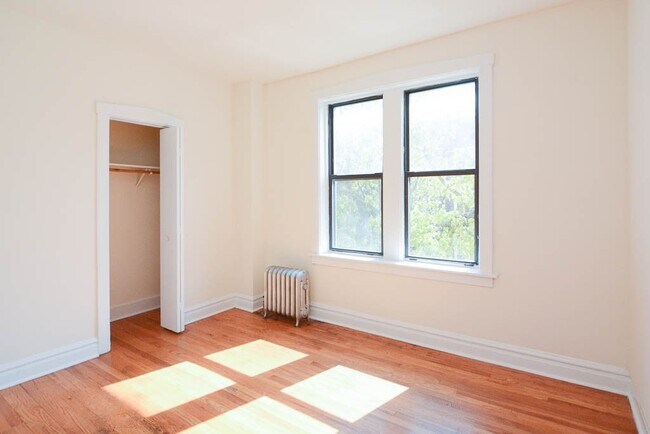 Building Photo - 1532 N Kedzie Ave