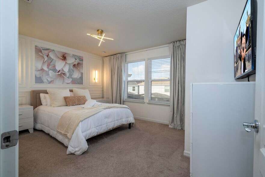 Building Photo - 7392 Oakmoss Loop