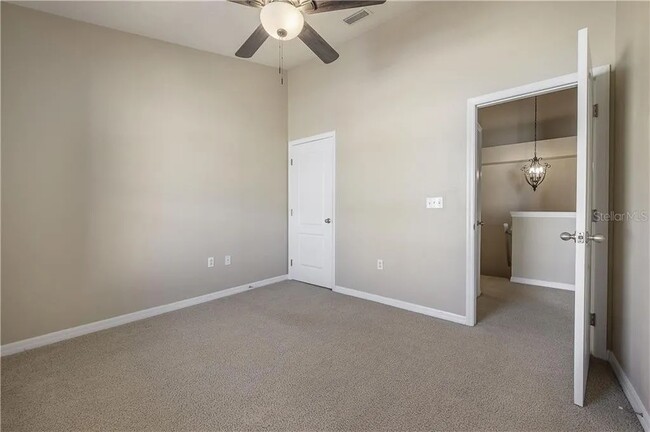 Building Photo - 6729 Eagle Feather Dr