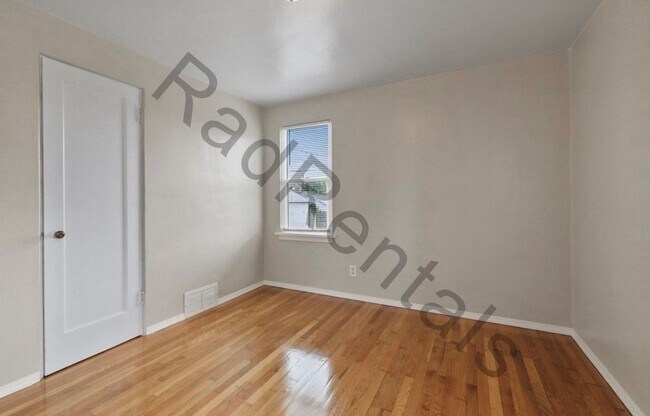 Building Photo - 2509 W Upton Ave