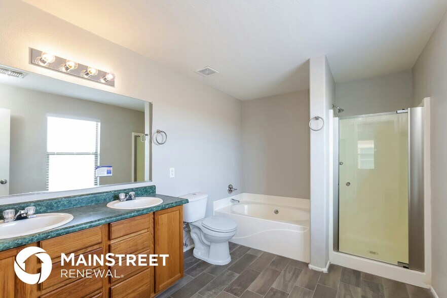 Building Photo - 9556 W Monte Vista Rd