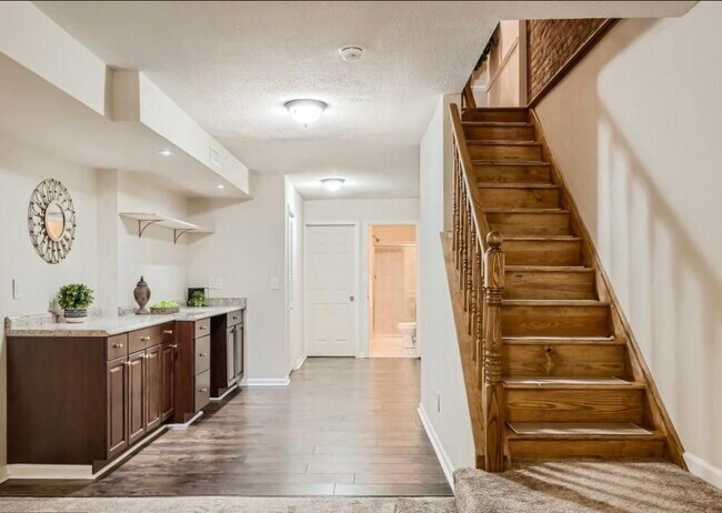 Building Photo - 230 S Highland Ave