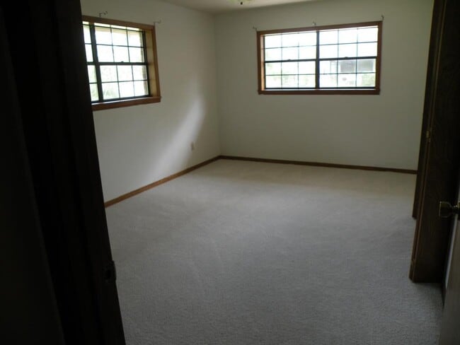 Building Photo - 785 Bader Dr