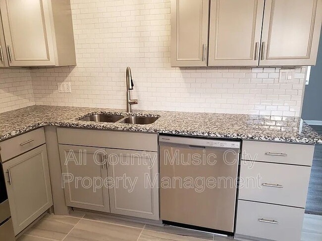 Building Photo - "Charming 3-Bedroom Retreat in Nashville – Cozy Living with 1,061 Sq Ft of Comfort!"