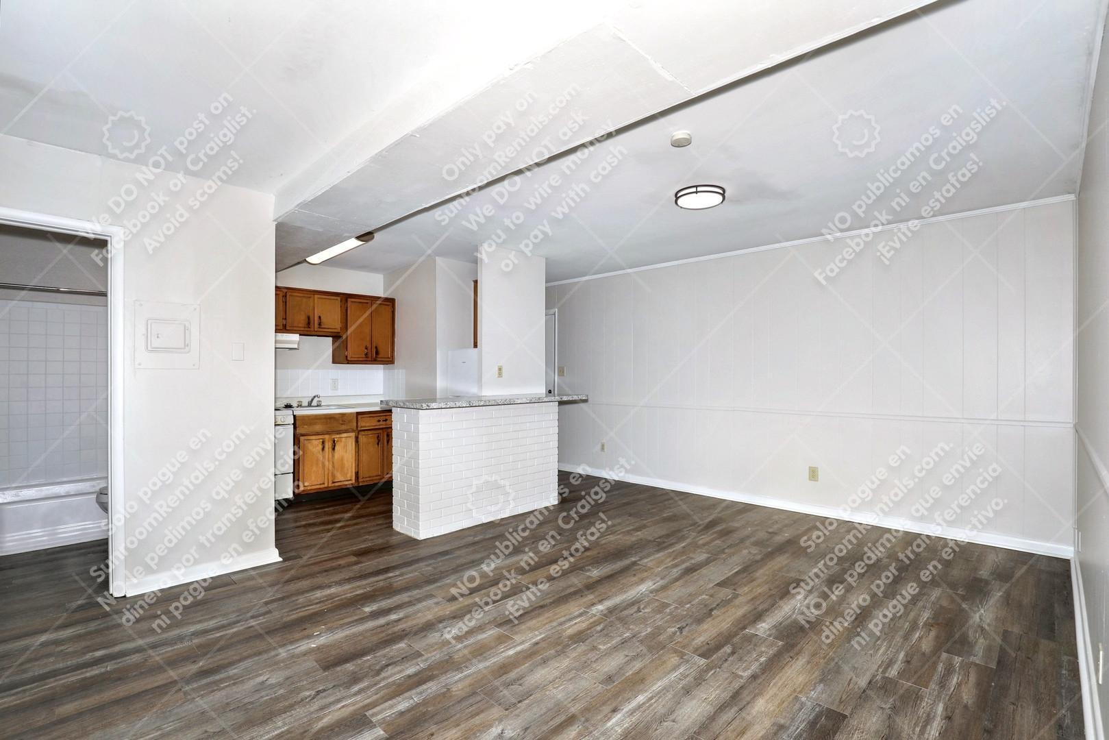 Building Photo - 6114 Hillside Ave