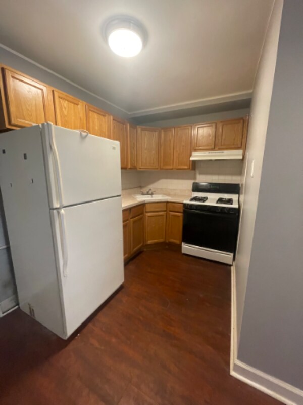 Building Photo - 726 Soundview Ave