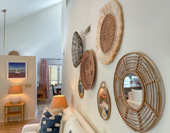 Building Photo - 2415 The Haul Over