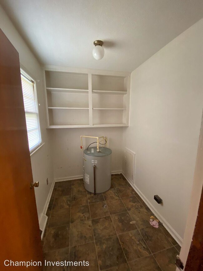 Building Photo - 622 Margrace Rd