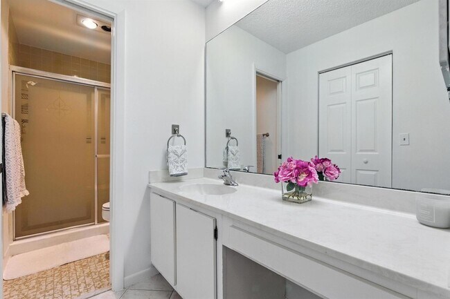 Building Photo - 3646 English Rd