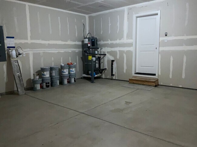 Building Photo - Beautiful 4 Bedroom, 2.5 Bath Home Available November 1st!