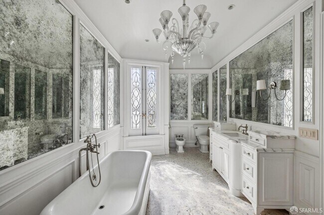 Building Photo - 2336 Broadway