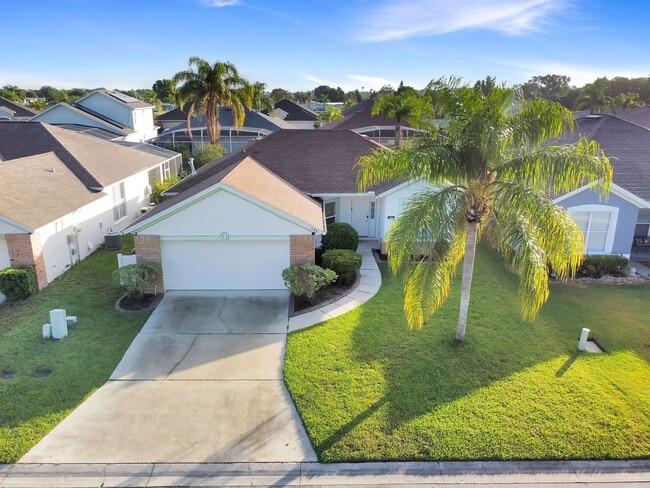 Building Photo - Single Family Home with Pool !