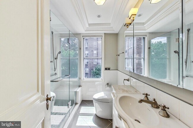 Building Photo - 3900 Cathedral Ave NW