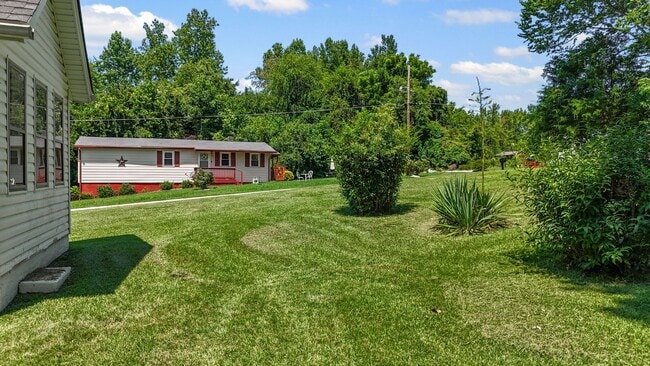 Building Photo - Updated 4-Bedroom Home in Blackstone!