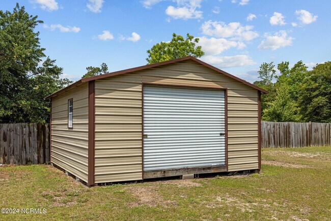 Building Photo - 177 Avis Dr