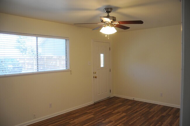 Building Photo - 4805 Avenue G