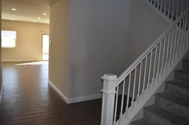 Building Photo - 2430 Quesada Dr
