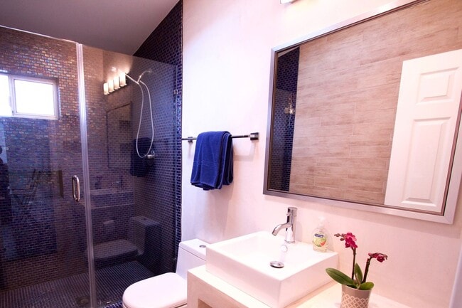 Building Photo - CALL TO BOOK!! Historic & Remodeled 2-Bedr...
