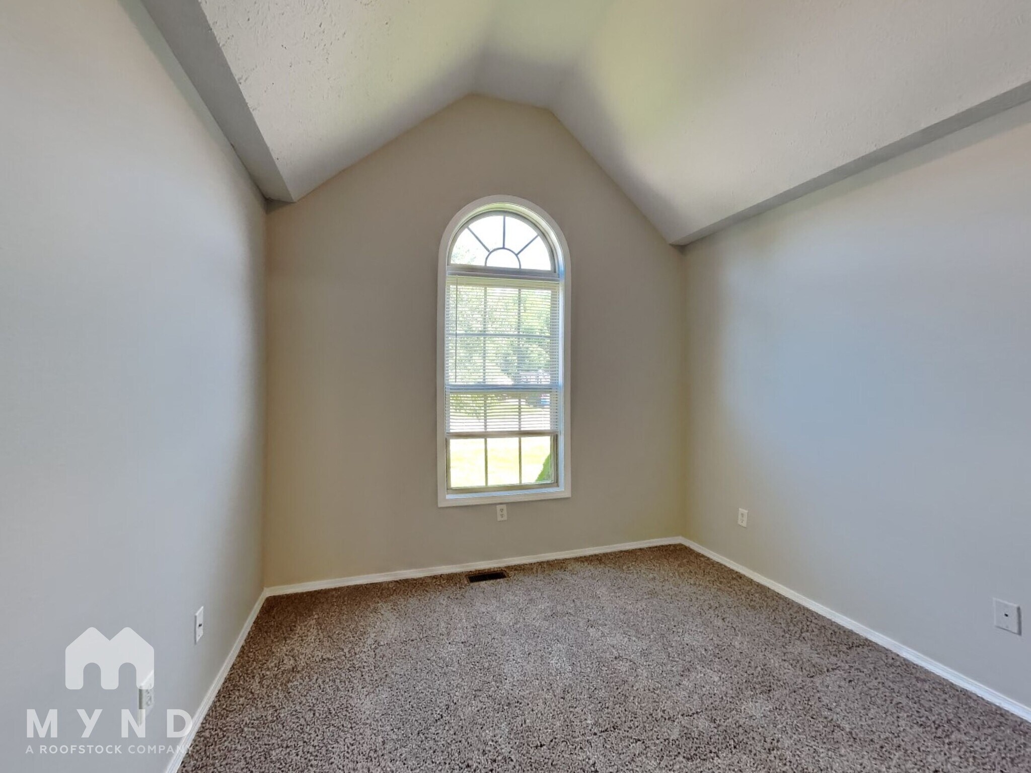 Building Photo - 416 E Denton Cir
