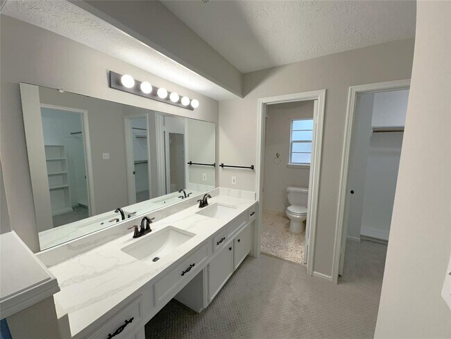 Building Photo - 714 Oder Ln