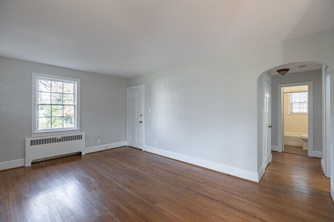 Building Photo - Completely Updated Charming Cape Cod