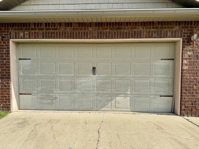 Building Photo - 3821 Branford Ct
