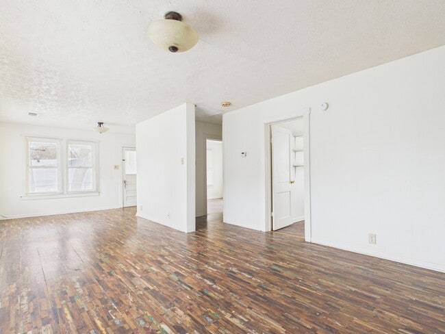 Building Photo - 138 Watson St