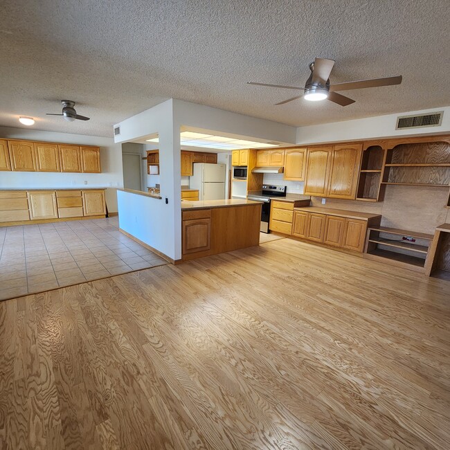 Building Photo - 19221 N Welk Dr