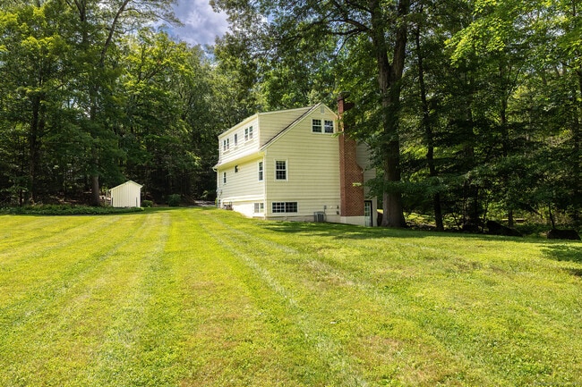 Building Photo - 61 Knollwood Dr