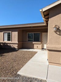 Building Photo - 4420 N Viewpoint Dr