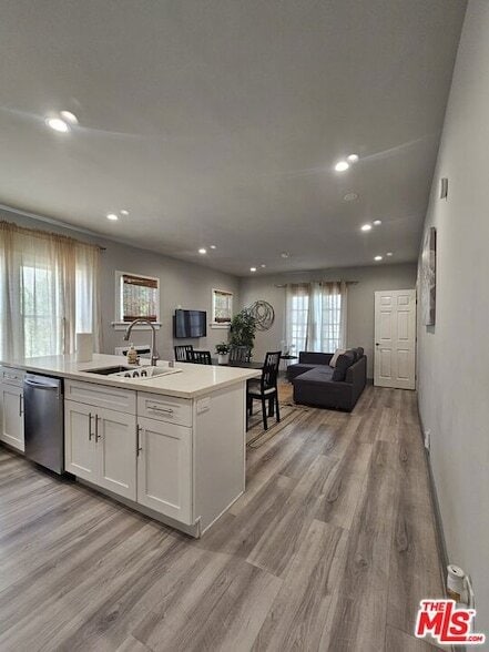 Building Photo - 1559 1/2 S Harvard Boulevard Unit