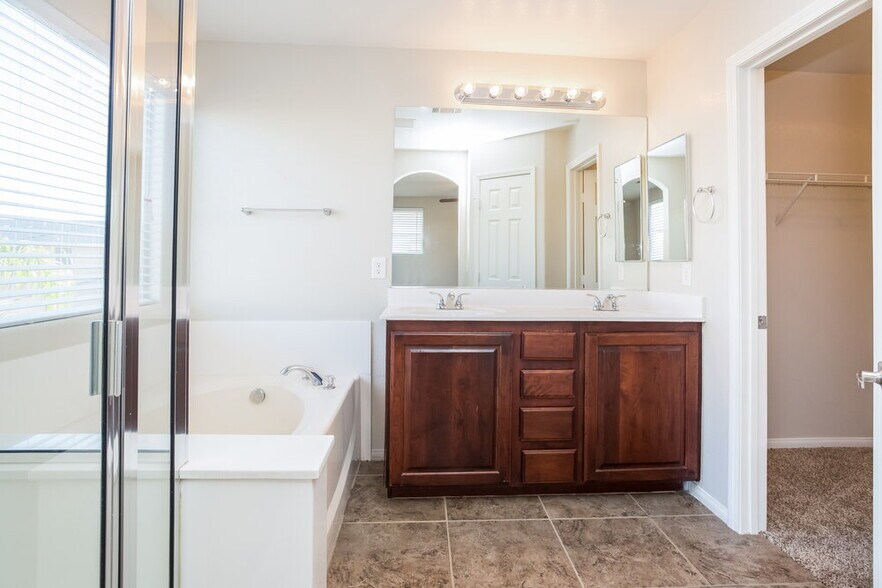 Building Photo - 9150 W Brilliant Prairie Ct