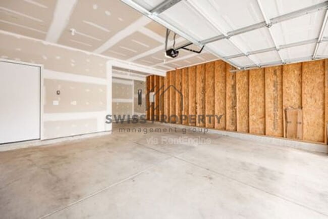 Building Photo - 12281 Rooster Tail Dr