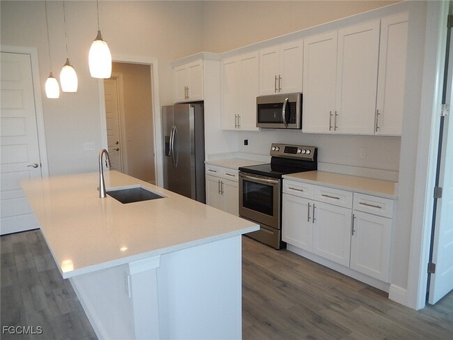 Building Photo - 1113 SW 1st Terrace