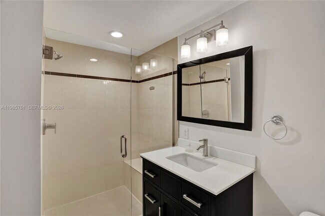 Building Photo - 480 NE 30th St