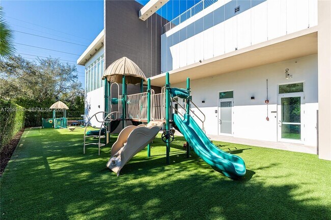 Building Photo - 10540 NW 67th Terrace