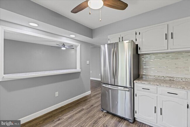 Building Photo - 148 Chelsea Cir
