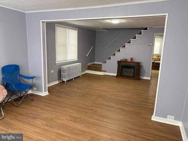 Building Photo - 657 Pine Hill St