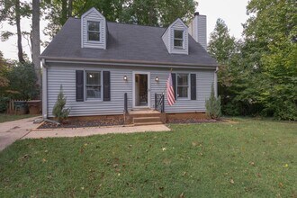 Building Photo - 3 Bed 2 Bath near Lake Jeanette