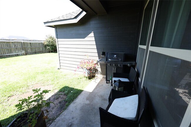Building Photo - 2334 Falcon Brook Dr