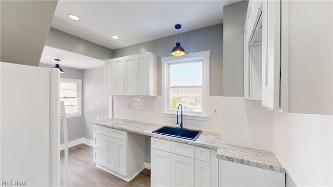 Building Photo - 55 Poland Ave