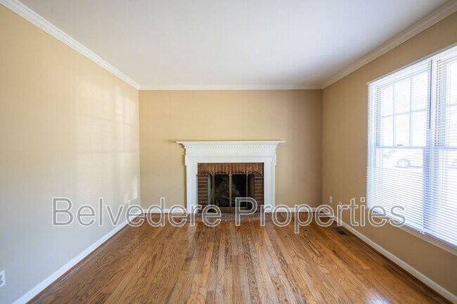 Building Photo - 8 Barret Place