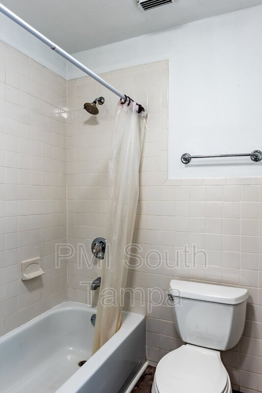 Building Photo - 3402 W Van Buren Dr